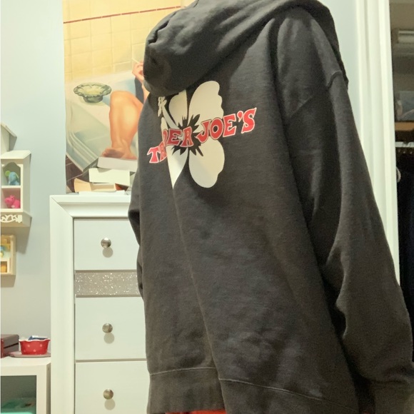 Trader Joe’s worker sweatshirt, 2 XL, spacious and soft - Picture 2 of 6